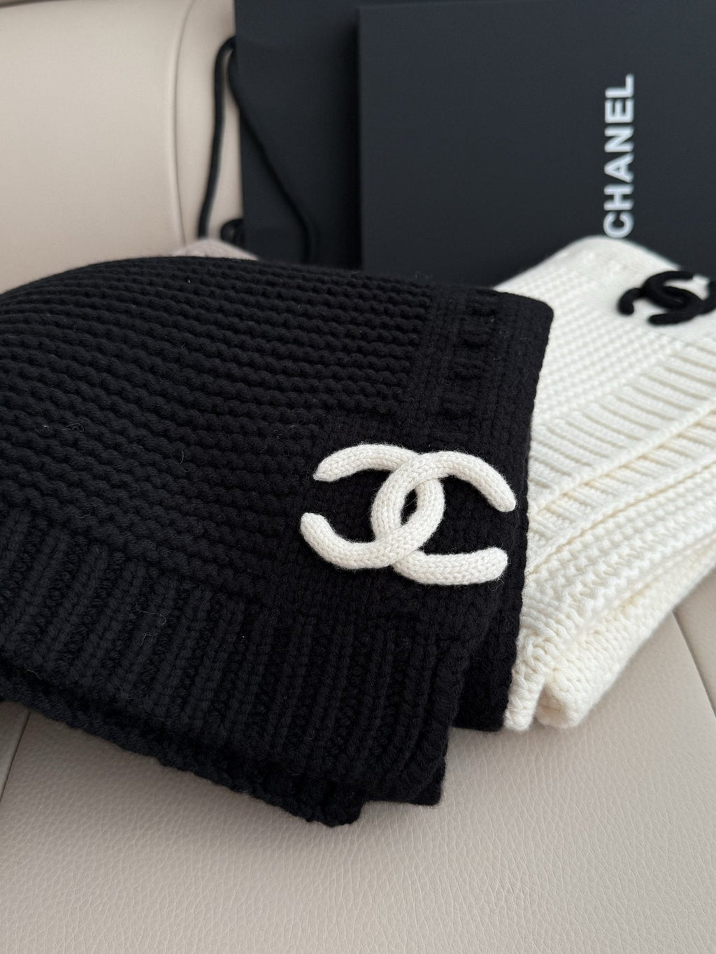 Chanel Black Ribbed Knit Scarf